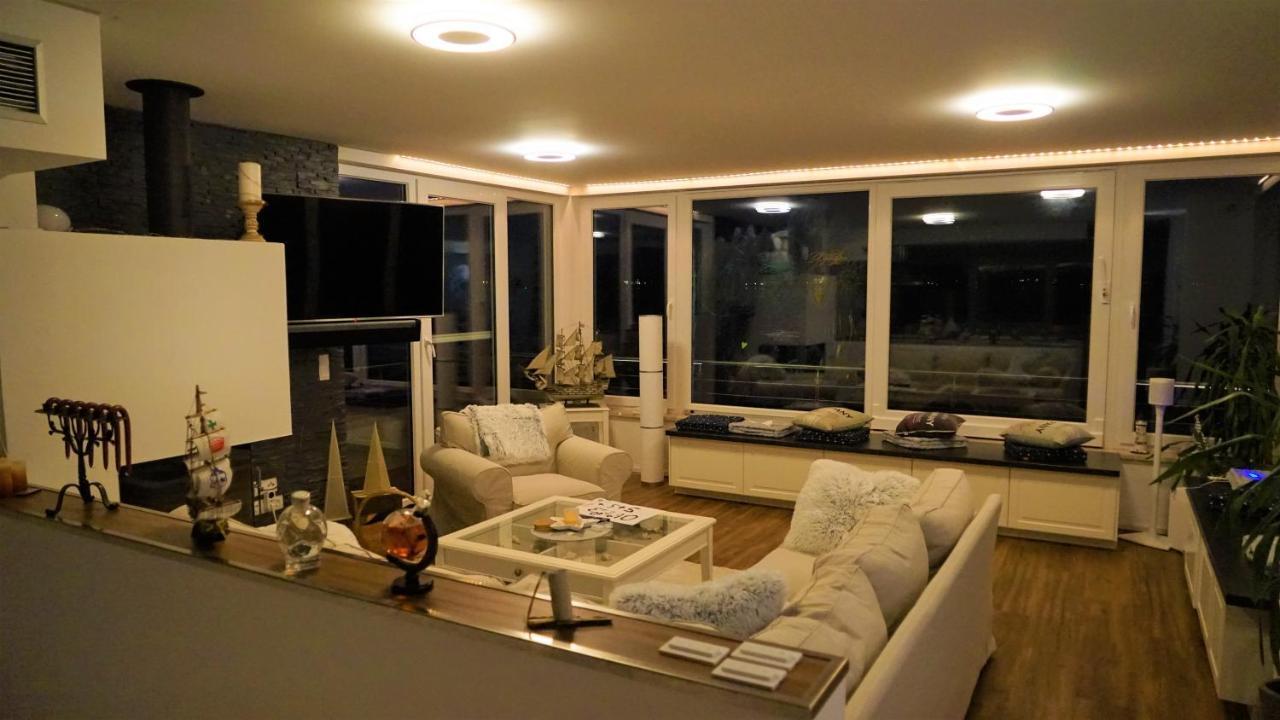 Вилла Schwimmendes Haus Robby II Bitterfeld-Wolfen Экстерьер фото